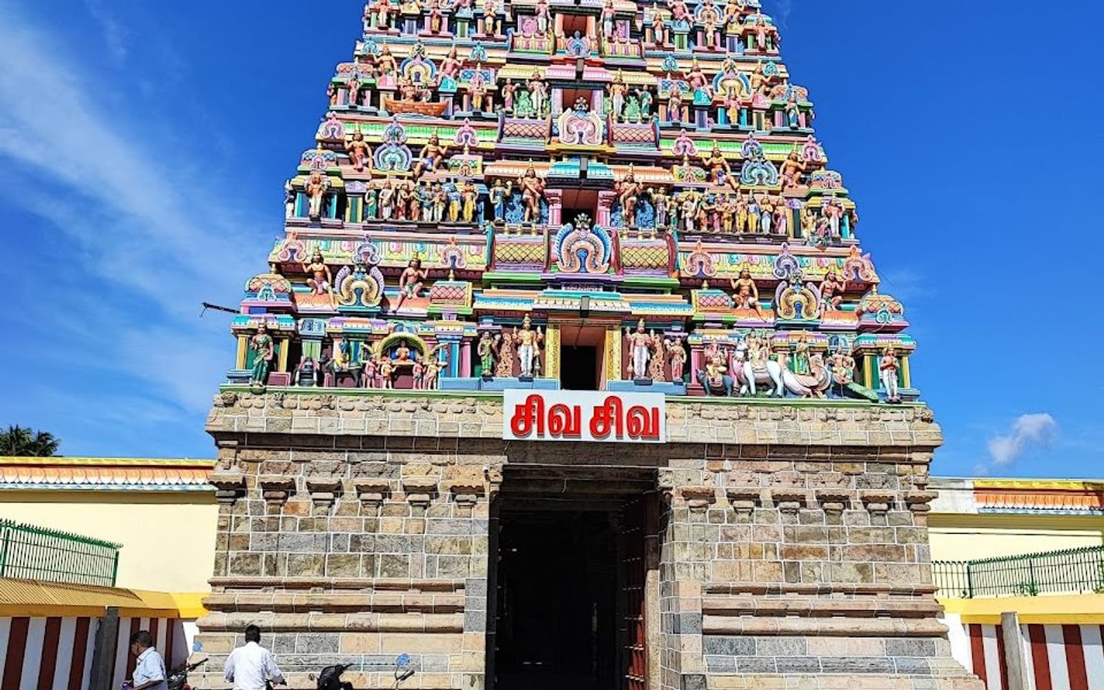 Sirkazhi Brahmadesam Temple, near the town center near the Kollidam River, Sirkazhi, Nagapattinam, Tamil Nadu