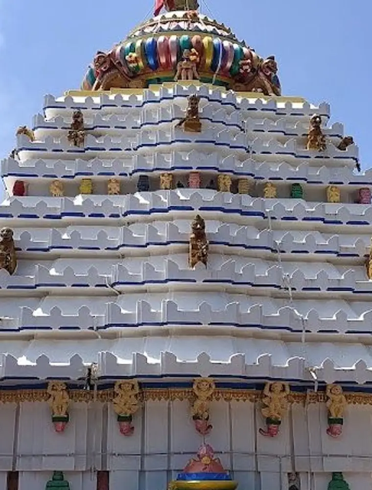 Akhandalamani Temple Aradi