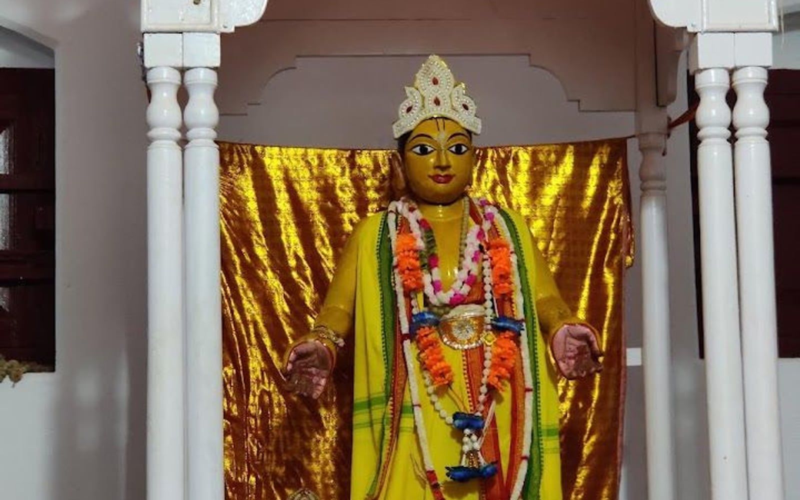 Sunar Gouranga Temple, Badasirei (near Srikhetra Colony), Chakratirtha Road, Puri, Odisha