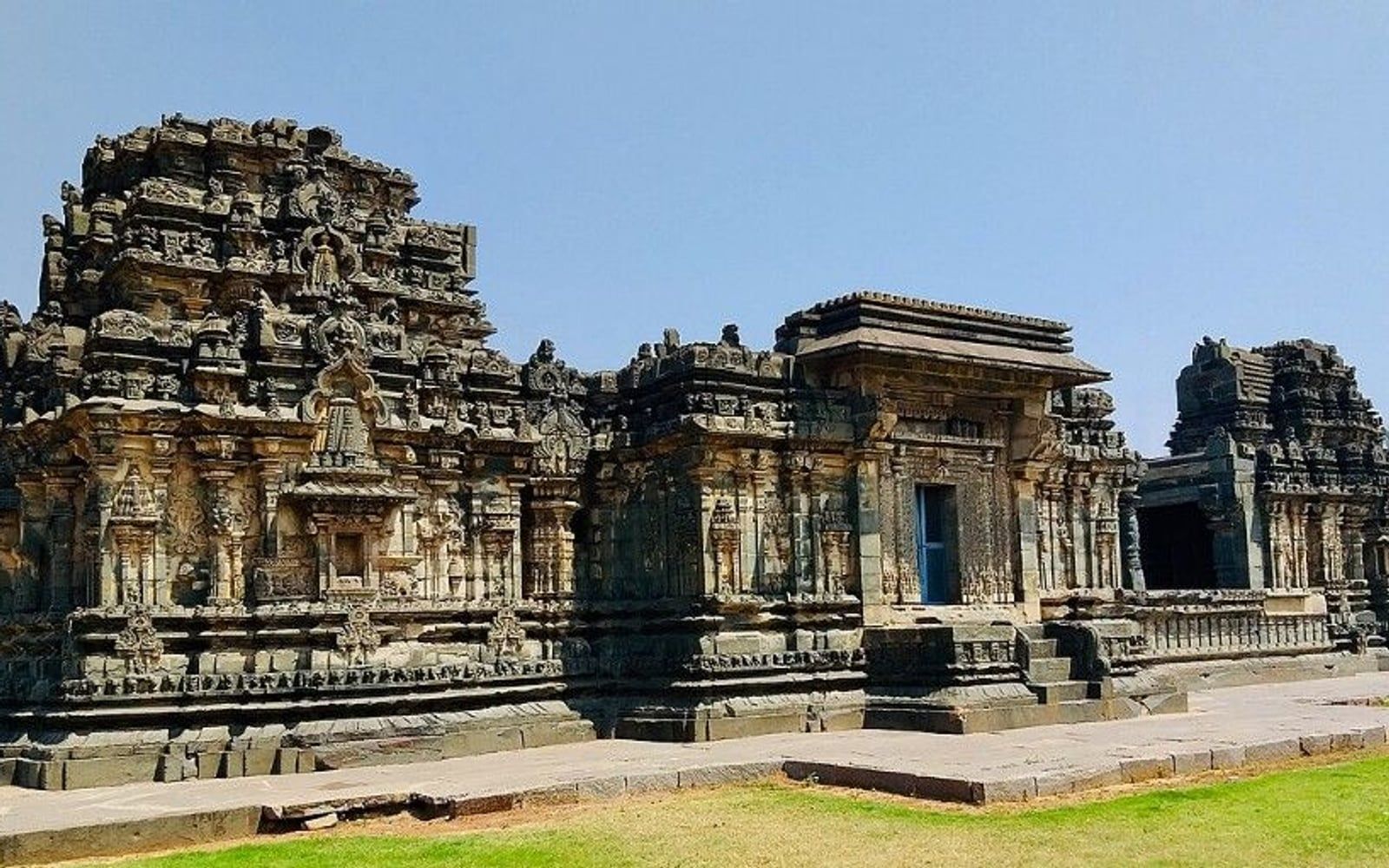 Kasivisvesvara Temple Lakkundi, Southern part of Lakkundi village, Lakkundi, Gadag, Karnataka