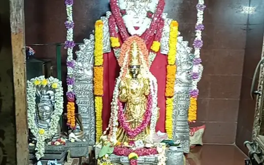 Sri Kanyaka Parameswari Temple, Port Area, Nallavare Street (near Kurupam Market), Visakhapatnam, Andhra Pradesh
