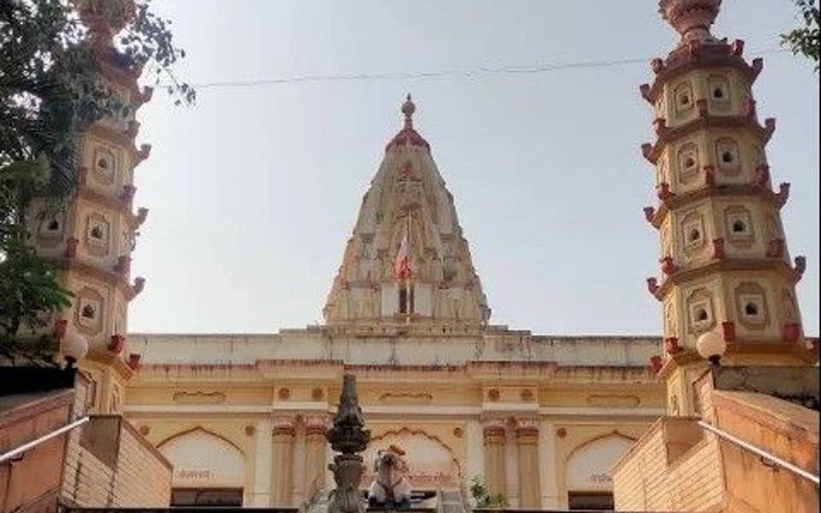 Mahalakshmi Temple Mumbai, Bhulabhai Desai Road (Mahalaxmi West), near Breach Candy, Mumbai, Mumbai City, Maharashtra