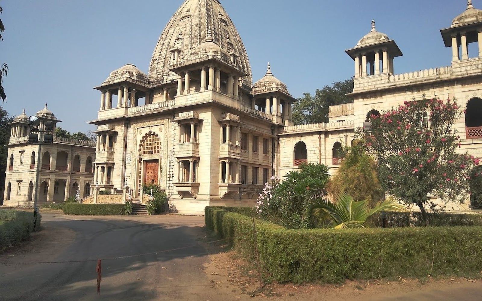 Kirti Mandir Vadodara, Kothi Road, Dak Bunglaw, Sayajiganj, Vadodara, Gujarat