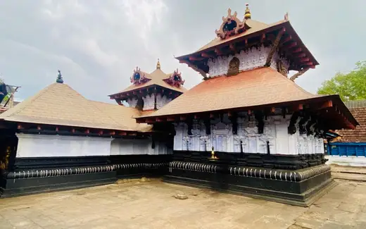 Thiruvilwamala Vilwadrinatha Temple, Vilwadrimala hill, Temple Road, Thiruvilwamala, Thrissur, Kerala