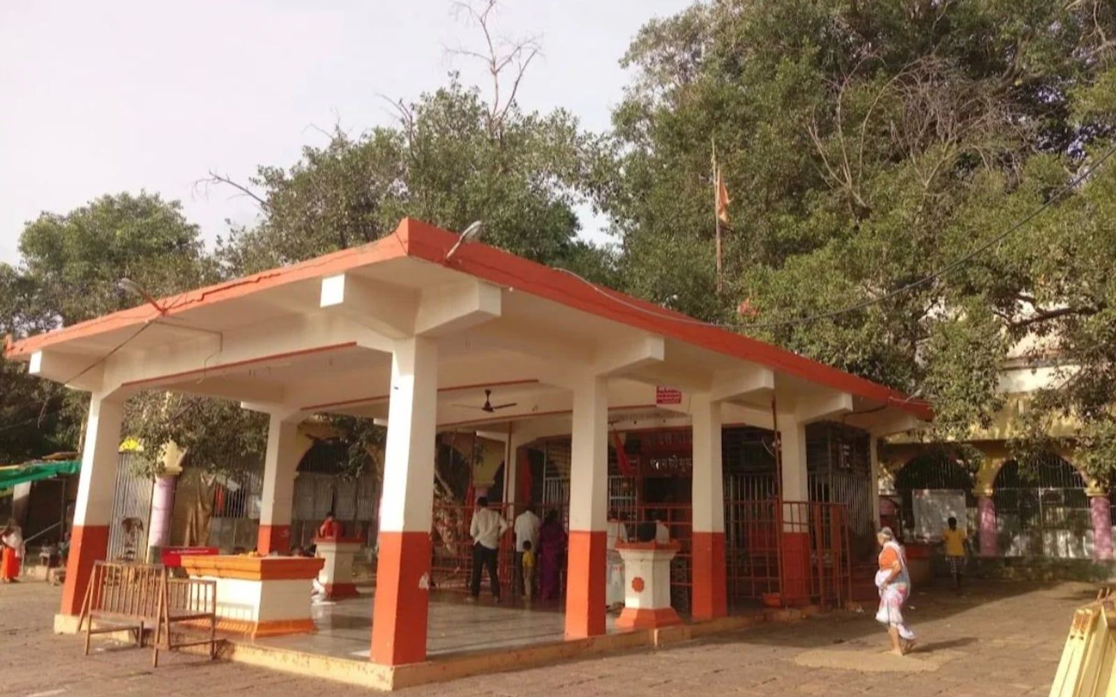 Audumbar Datta Temple, Shree Kshetra Audumbar (near Ankalkhop, on Krishna River bank), Palus Taluka, Sangli, Maharashtra