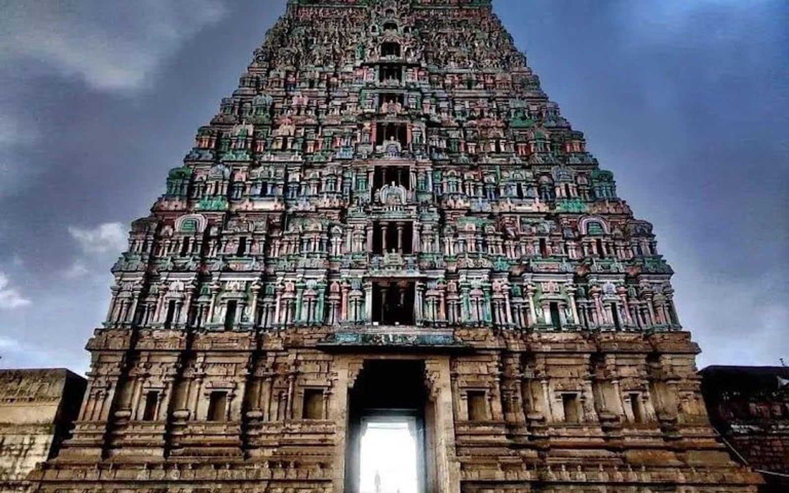 Arulmigu Rajagopalaswami Temple, Near Haridranadhi Temple Tank, Mannargudi, Tiruvarur, Tamil Nadu