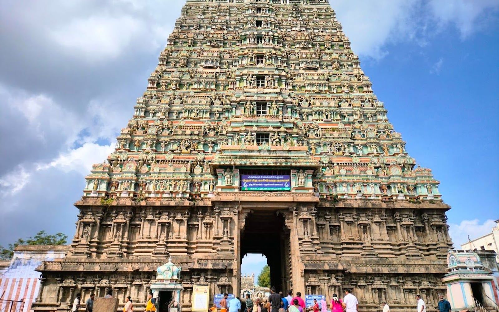 Shri Kasi Viswanathar Temple, Central part of Tenkasi town, near main bazaar, Tenkasi, Tamil Nadu