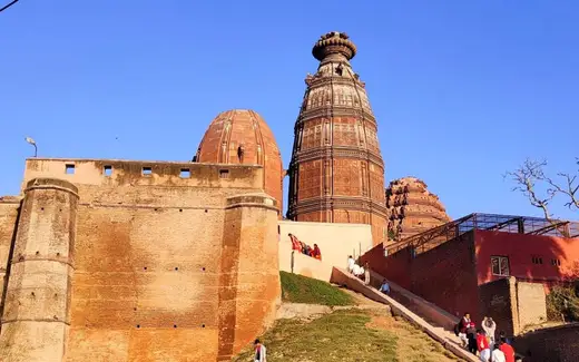 Madan Mohan Temple, Bankebihari Colony, near Kali Ghat, Parikrama Marg, Aditya Tila, Vrindavan, Mathura, Uttar Pradesh