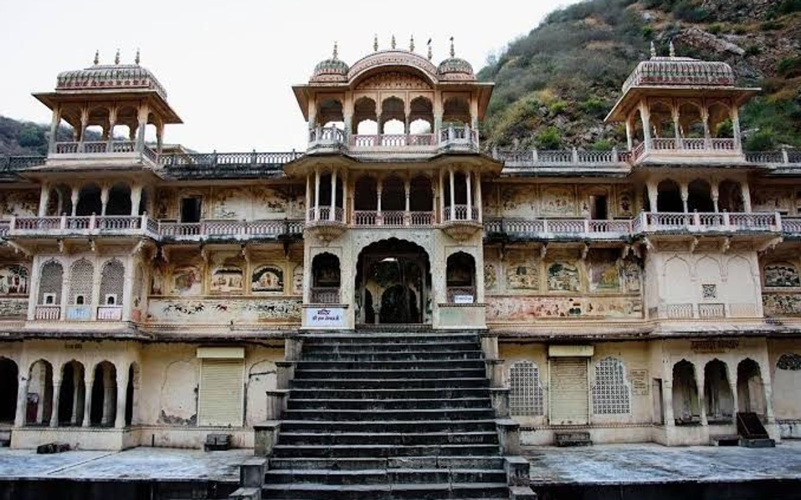 Jagatpura Khole Ke Hanuman Ji Temple, Laxman Dungri Hills (Lal Dungri / Kunda area), near Delhi-Jaipur Bypass / Delhi Road, Jaipur, Rajasthan