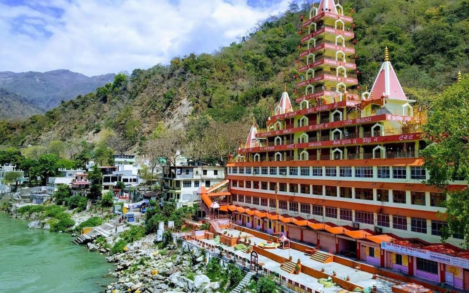 Trayambakeshwar Temple (Tera Manzil), Near Laxman Jhula, Shiv Chowk, Tapovan / Jonk, Rishikesh, Tehri Garhwal, Uttarakhand