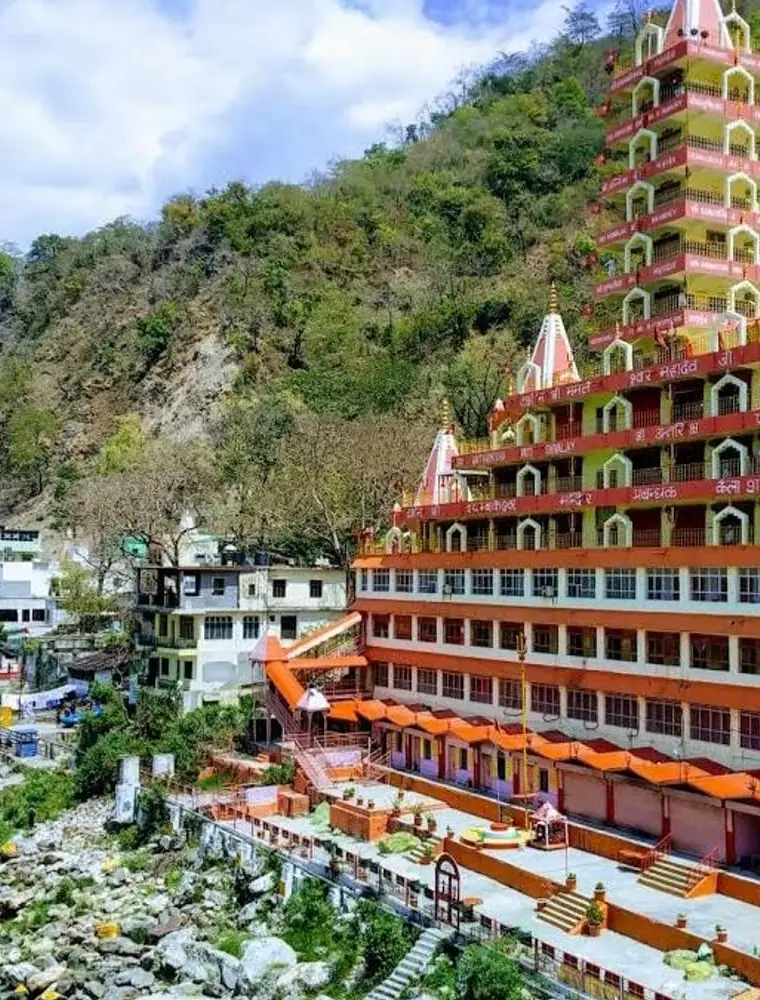 Trayambakeshwar Temple (Tera Manzil)