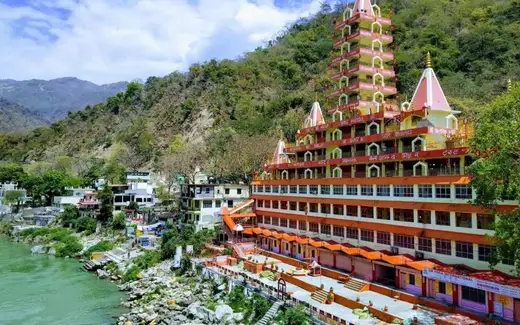 Trayambakeshwar Temple (Tera Manzil), Near Laxman Jhula, Shiv Chowk, Tapovan / Jonk, Rishikesh, Tehri Garhwal, Uttarakhand