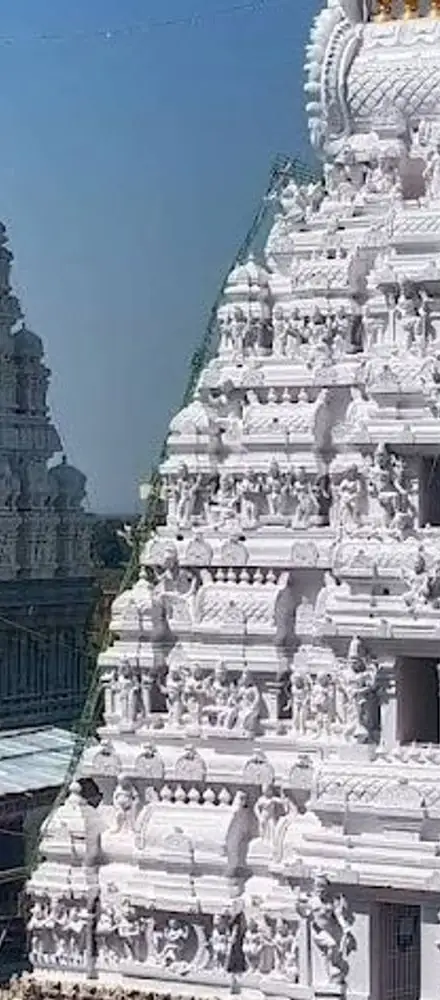 Sri Kalahasteeswara Temple, Central area near Swarnamukhi River, foothills of Seshachalam Hills, Srikalahasti, Tirupati, Andhra Pradesh