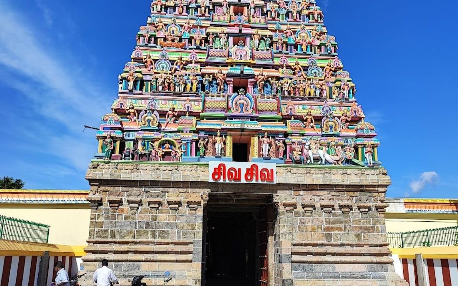 Sirkazhi Brahmadesam Temple, near the town center near the Kollidam River, Sirkazhi, Nagapattinam, Tamil Nadu
