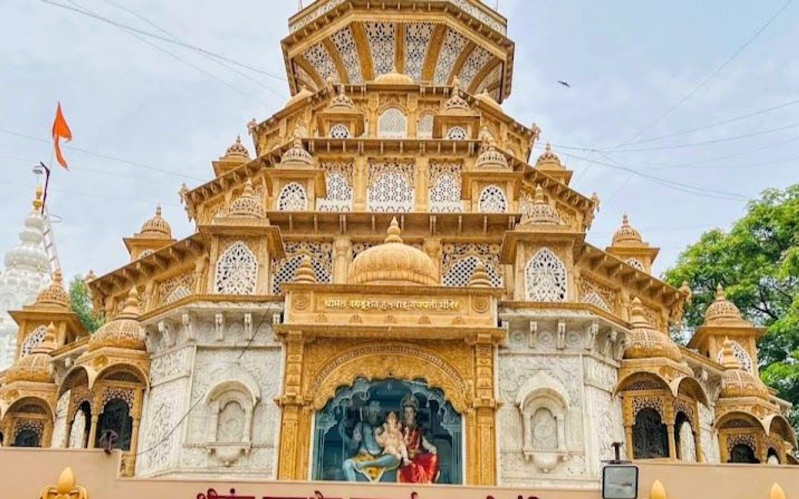 Shreemant Dagdusheth Halwai Ganpati Temple, Budhwar Peth, Pune, Maharashtra
