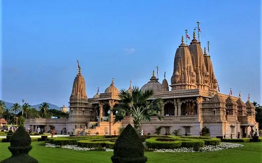 Swaminarayan Temple Junagadh, Jawahar Road (near Jawahar Chauk / Mullawada / Shreenath Nagar), Junagadh, Gujarat