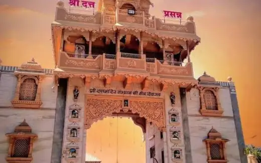 Devgad Datta Mandir, Devgad Road, on the banks of the Pravara River, Nevasa, Ahilyanagar (Ahmednagar), Maharashtra