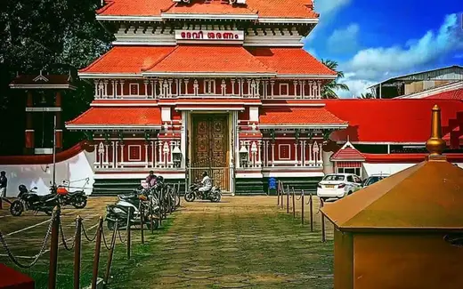 Paramekkavu Bhagavathy Temple, Round East, Thrissur, Kerala