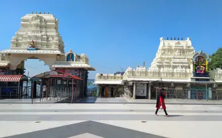 Sri Bhadrakali Temple Warangal, Hilltop between Hanamkonda and Warangal, near Bhadrakali Lake, Tadkamalla area, Warangal, Telangana