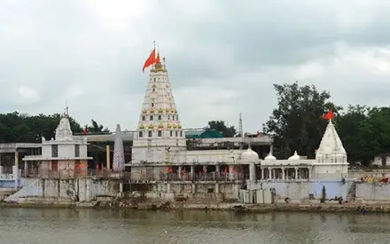 Pashupatinath Temple Mandsaur, Pashupatinath Mandir Road, near Dhan Mandi, northern banks of Shivna River, Mandsaur, Madhya Pradesh