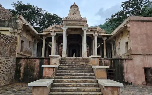 Bhangarh Someshwar Temple, Inside Bhangarh Fort complex, Tehla area, near Gola ka Baas, Bhangarh, Alwar, Rajasthan