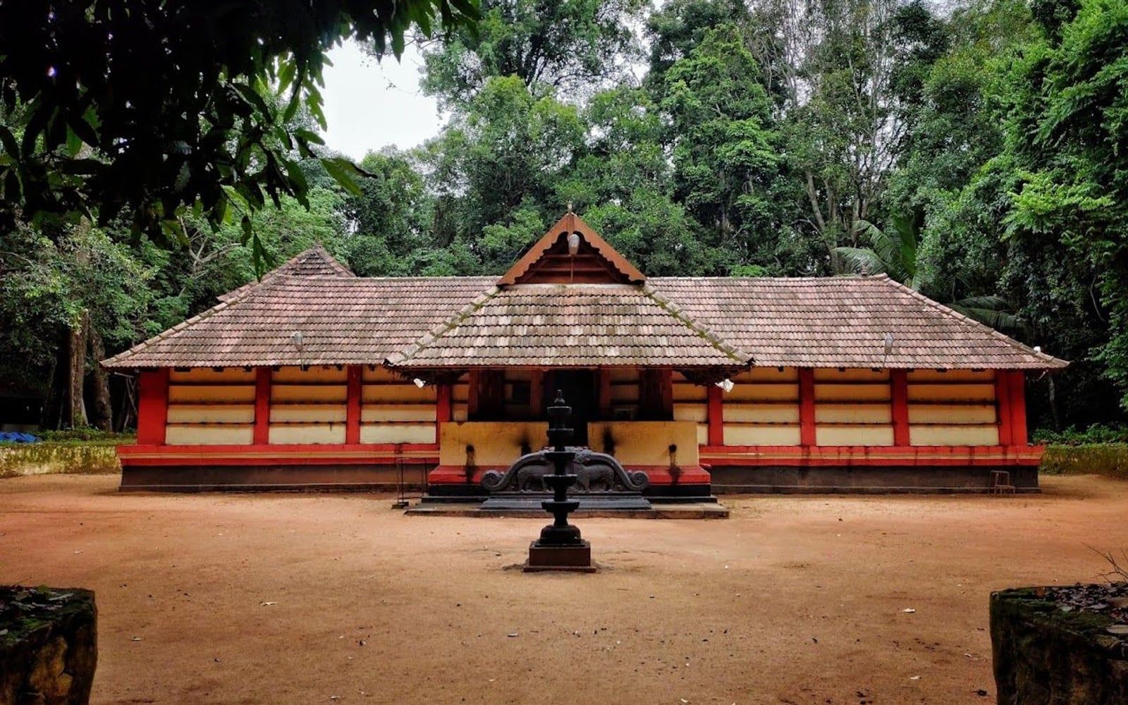 Iringole Kavu Temple, Rayamangalam, Perumbavoor, Ernakulam, Kerala