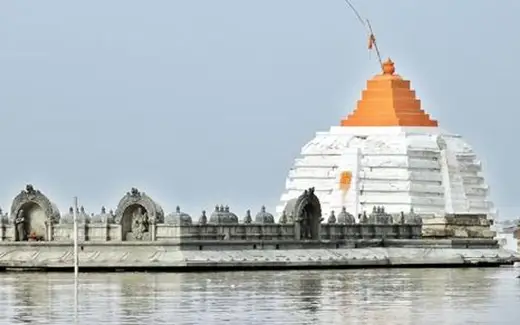 Sri Sangameswara Swamy Temple Sangameswaram, Sapta Nadi Sangamam (confluence of Krishna and Bhavanasi rivers, Srisailam Reservoir backwaters), Sangameswaram, Kurnool, Andhra Pradesh
